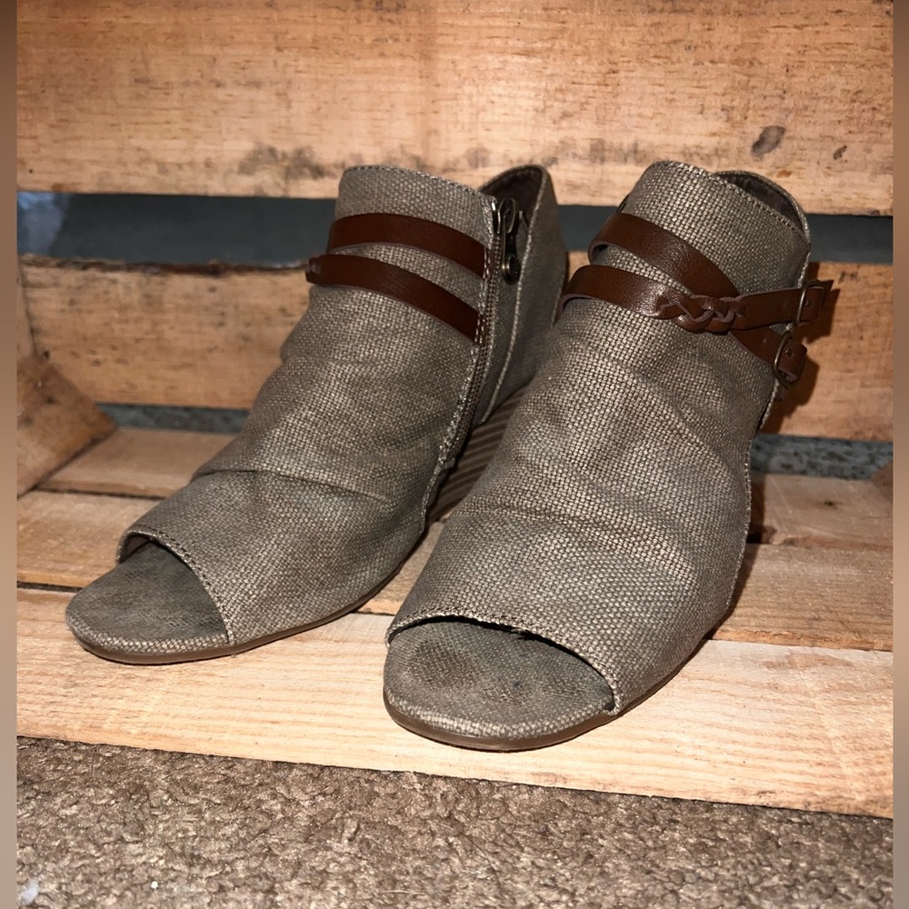 Blowfish Malibu Women's Peep-Toe Wedge Shoes